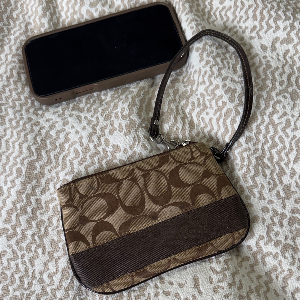 VTG Coach Signature Brown Wristlet